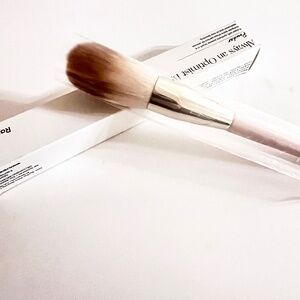 NWT Rare Beauty by Selena Gomez Always An Optimist Powder Brush